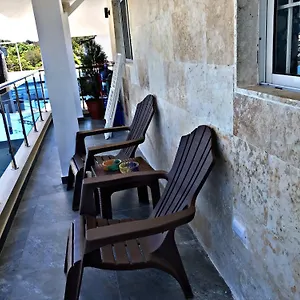 Fully Equipped New 1br Dt 2mins To Apartment